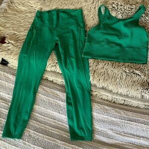 Lululemon bundle , high raise align leggings, crop top